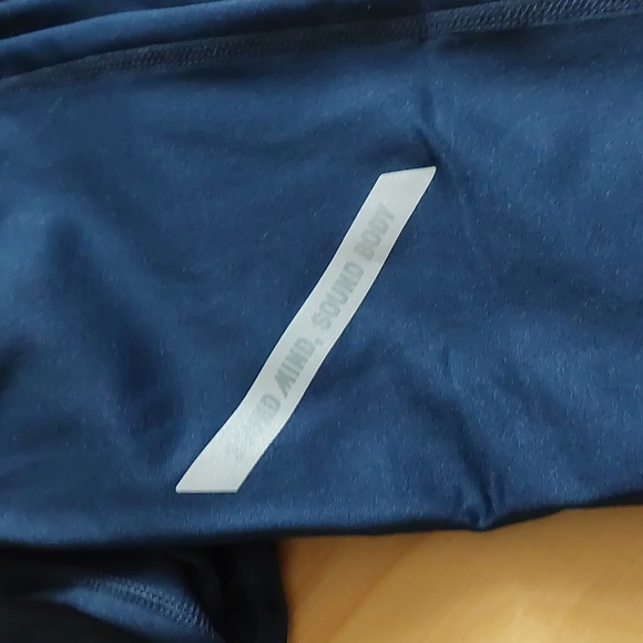 Asics winter running leggings, NWT, XS - Picture 2 of 5